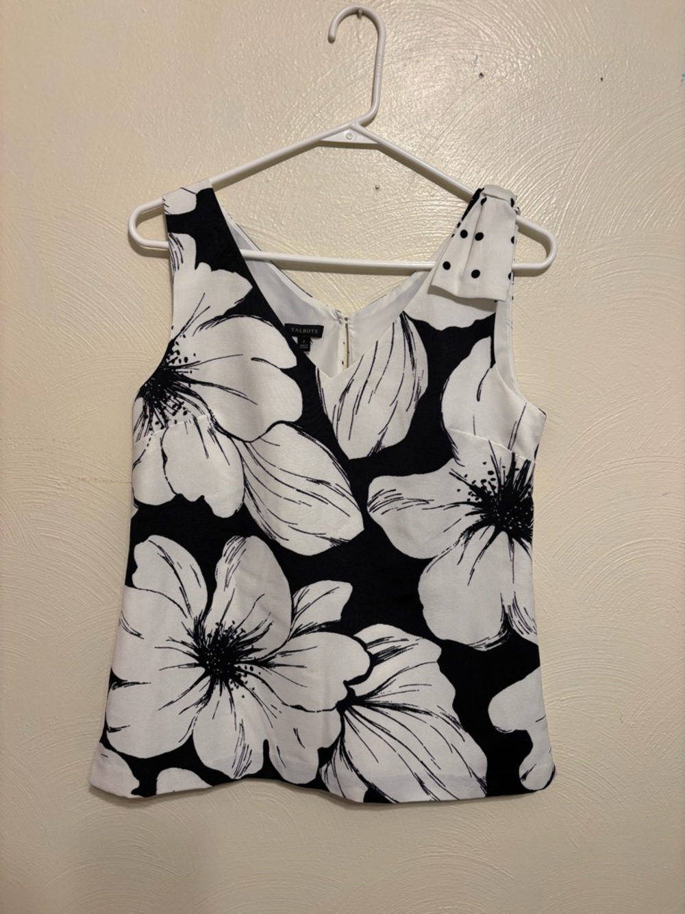 Talbots Black White Floral Sleeveless Blouse Size 2 NWT Bow Shoulder